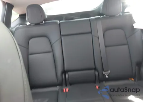 2023 Tesla Model Y Awd/Long Range Dual Motor All-Wheel Drive z USA, uszkodzony, nr VIN 7SAYGDEE4PA207528